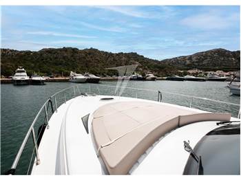 Pershing 52
