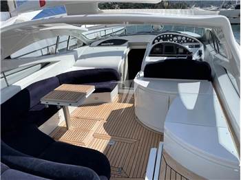 Pershing 52