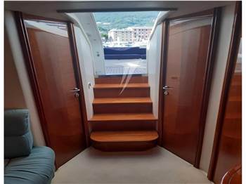 Pershing 52