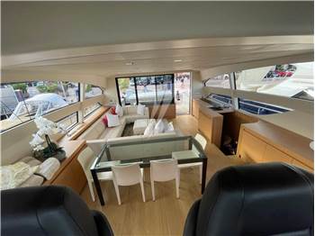 Pershing 80