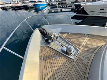 Pershing 80