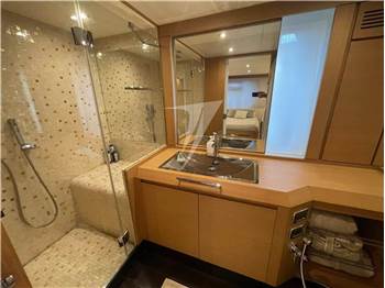 Pershing 80