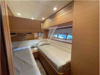 Pershing 80