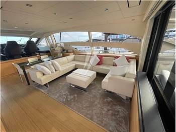 Pershing 80