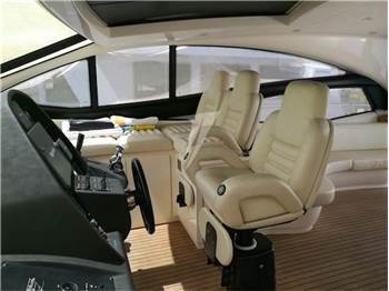 Pershing 62