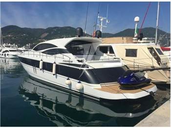 Pershing 62