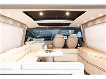Pershing 7X