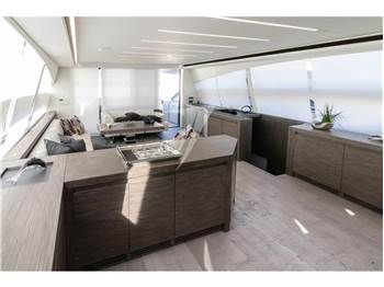 Pershing 82 VHP