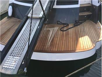 Pershing 46