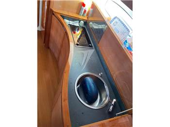 Pershing 46