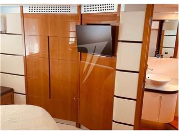 Pershing 62