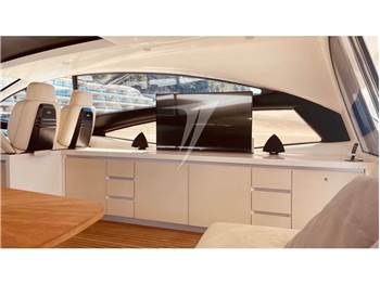 Pershing 62