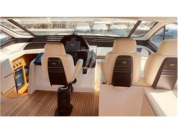 Pershing 62