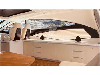Pershing 62