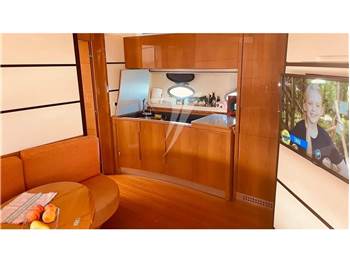 Pershing 62