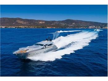 Pershing 115