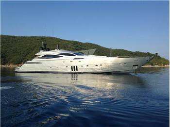Pershing 115