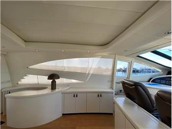 Pershing 76
