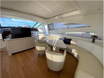 Pershing 76