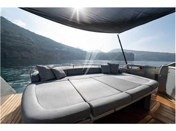 Pershing 62