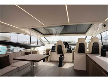 Pershing 62