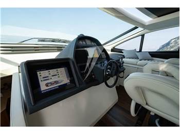 Pershing 62