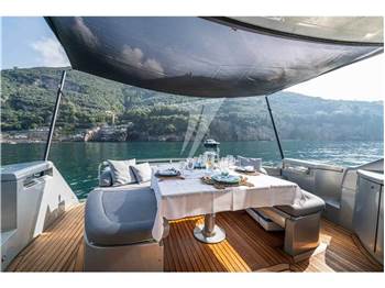Pershing 62