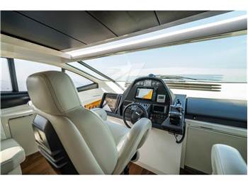 Pershing 62