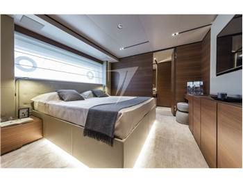 Custom Line Navetta 33