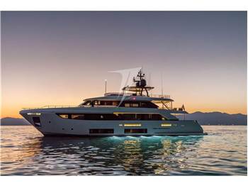 Custom Line Navetta 33