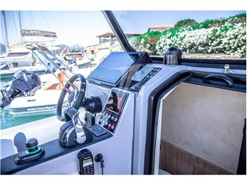 Rame Yacht R 10