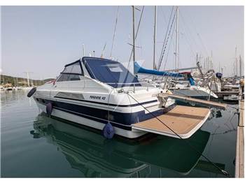 Pershing 40