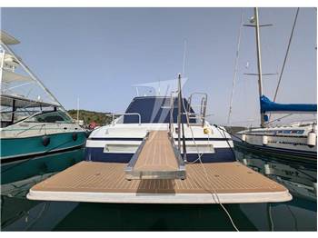 Pershing 40