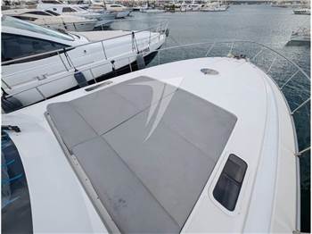 Pershing 54'