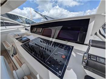 Pershing 54'