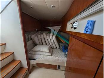 Pershing 54'