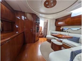 Pershing 54'