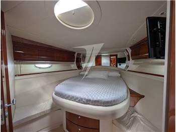 Pershing 54'