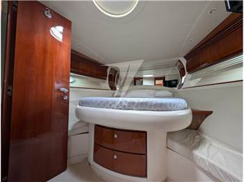 Pershing 54'