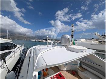 Pershing 54'