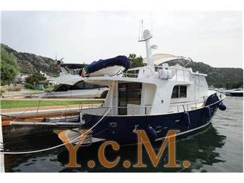 Cantieri navali del delta Navetta 52