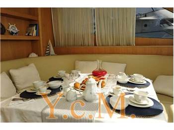 Navar cantieri Flybridge 82