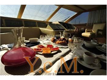 Navar cantieri Flybridge 82