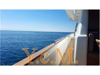Navar cantieri Flybridge 82