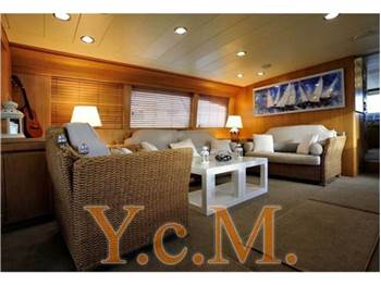 Navar cantieri Flybridge 82