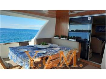 Navar cantieri Flybridge 82