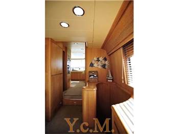 Navar cantieri Flybridge 82