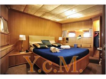 Navar cantieri Flybridge 82