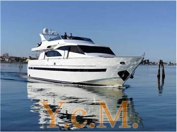 Navar cantieri Flybridge 82