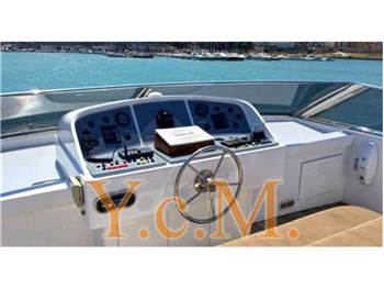 Navar cantieri Flybridge 82